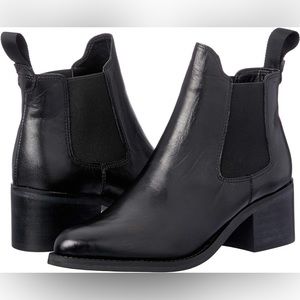 Tony Bianco Fraya Bootie, size 5